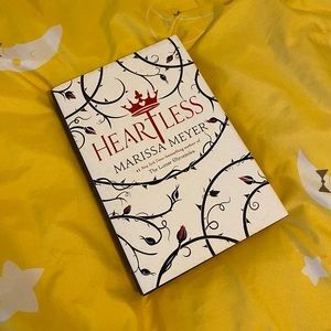 ♠️ OwlCrate Hardcover Heartless by Marissa Meyer